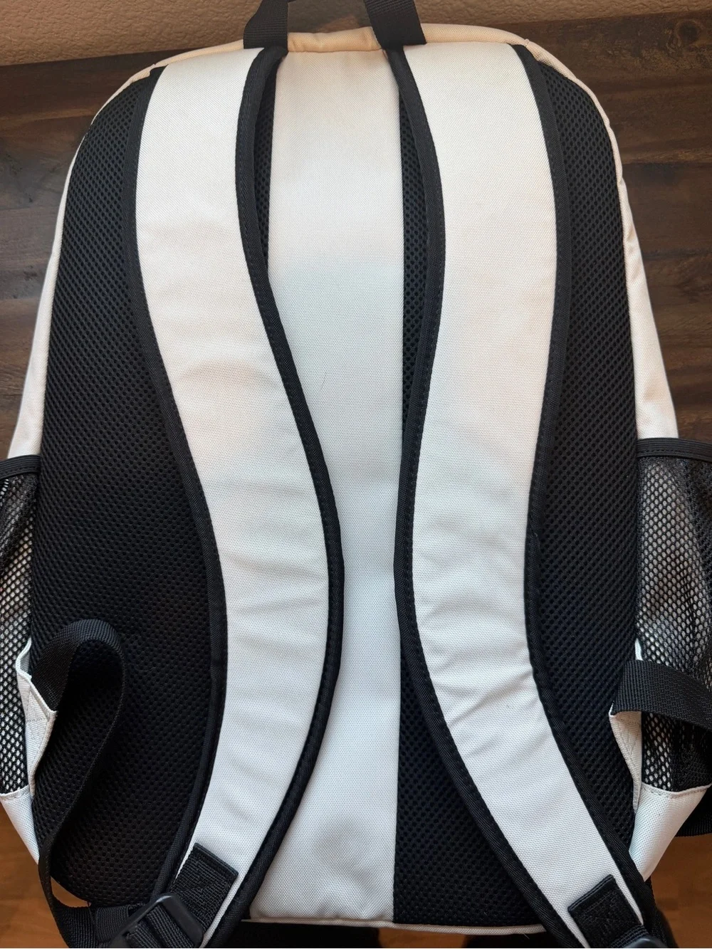 Oakley Men’s White and Black Backpack with Eyewear Pocket